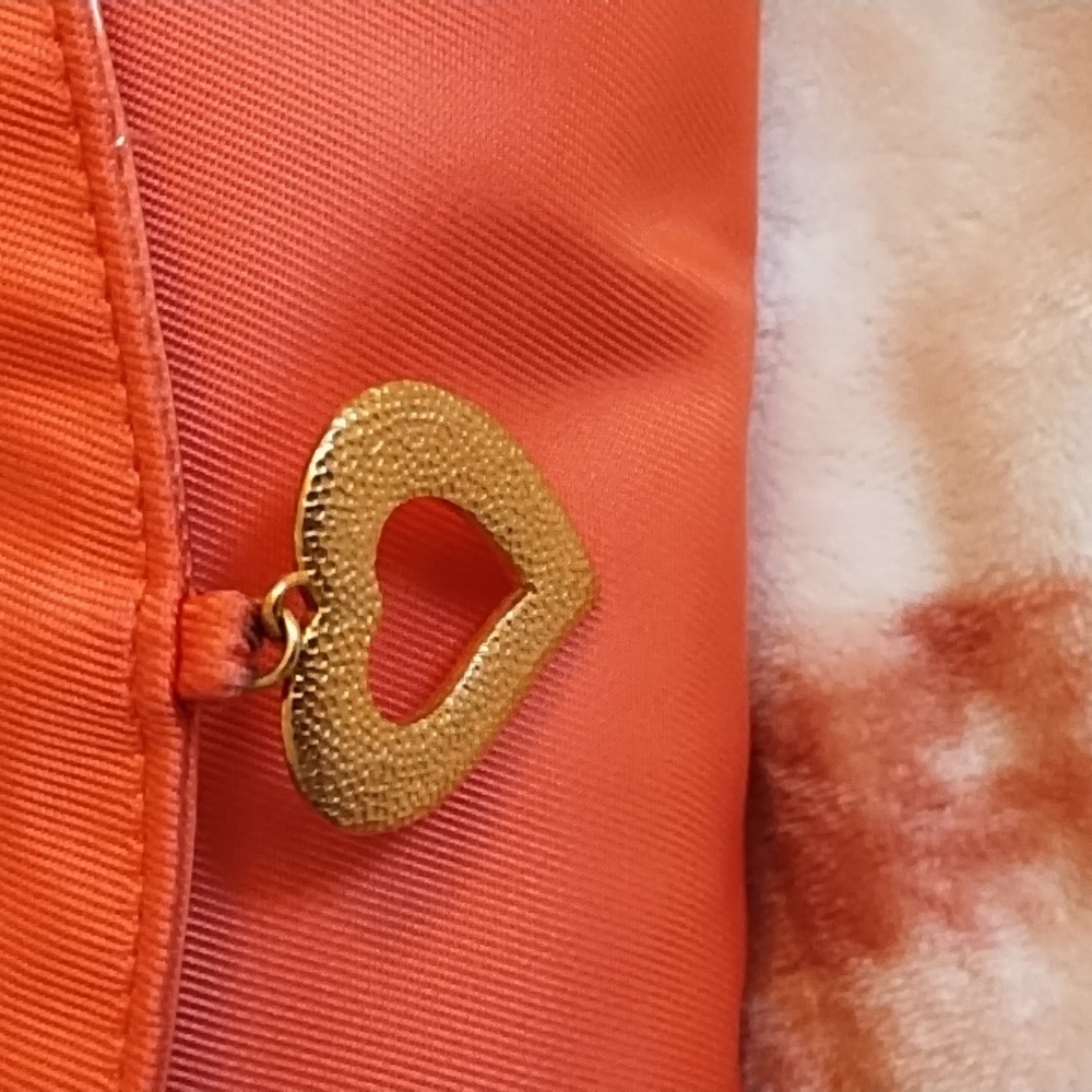 YSL Parfums 🌺 Pink Round Heart Bag - Picture 3 of 11
